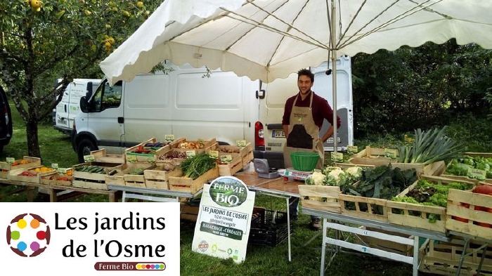 Le camion des jardins de l'Osme non loin de longré